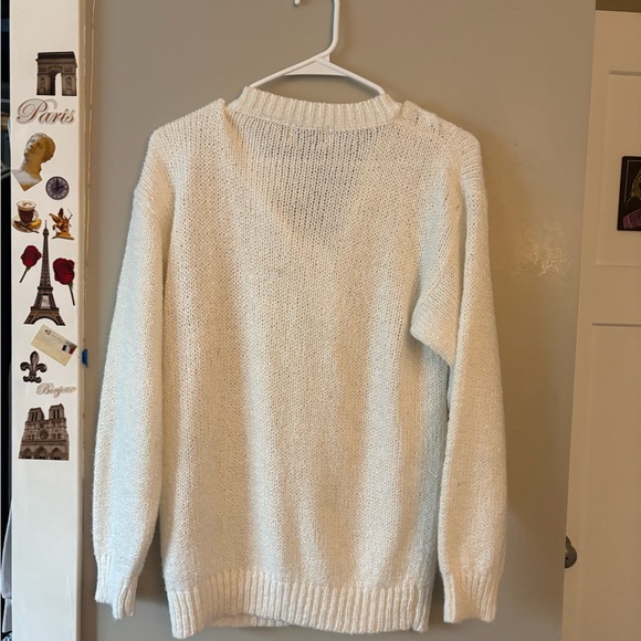 White V-Neck Sweater Lightweight Elegance - Picture 2 of 3